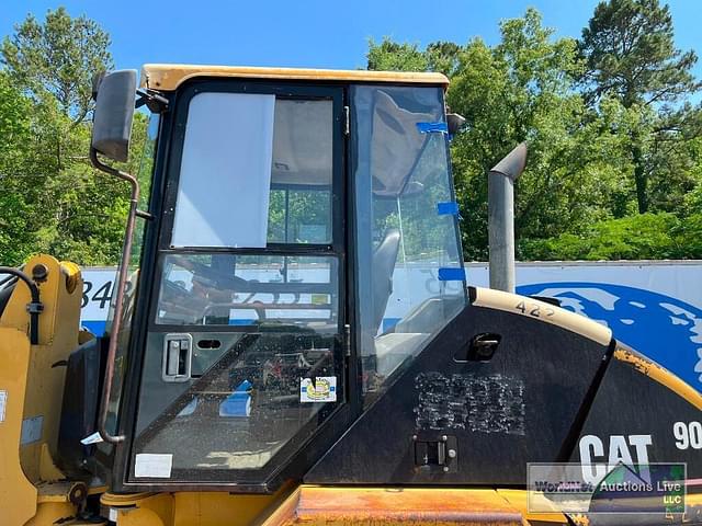 Thumbnail image Caterpillar 908 20