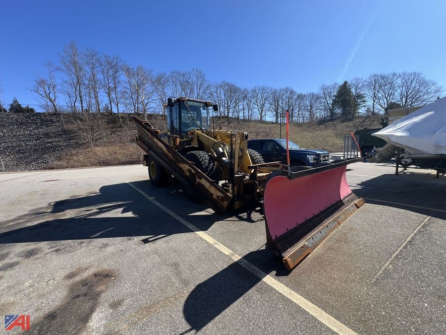 Image of Caterpillar 938G Primary image