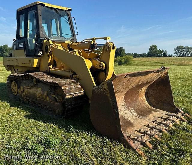 Image of Caterpillar 963C equipment image 2