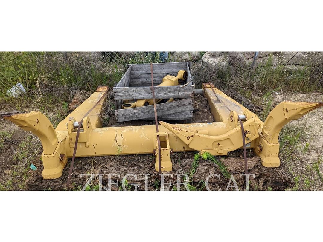 Image of Caterpillar Ripper Image 1