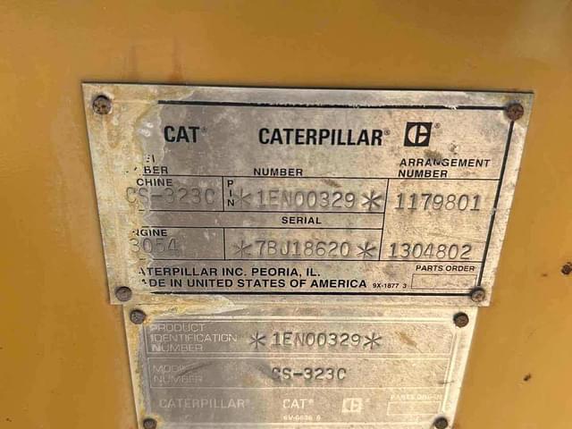 Image of Caterpillar CS-323C equipment image 1