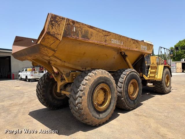 Image of Caterpillar D250EII equipment image 4