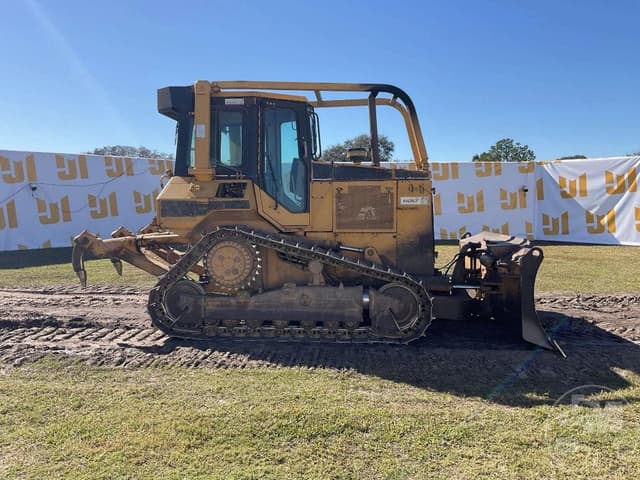 Image of Caterpillar D5M equipment image 3