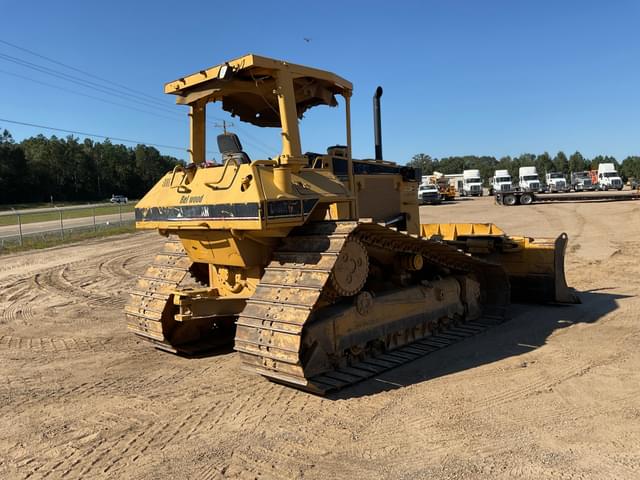 Image of Caterpillar D6M equipment image 4