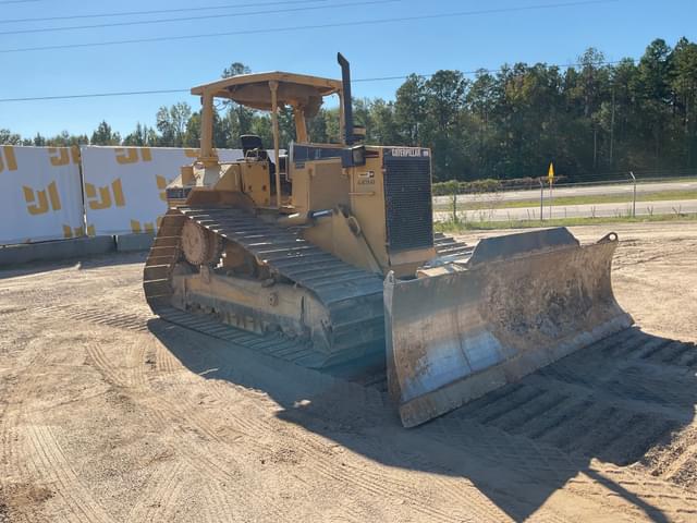 Image of Caterpillar D6M equipment image 2