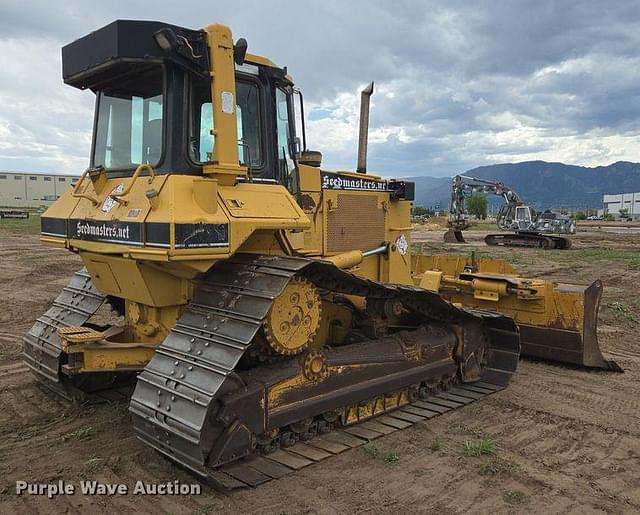 Image of Caterpillar D6M equipment image 4