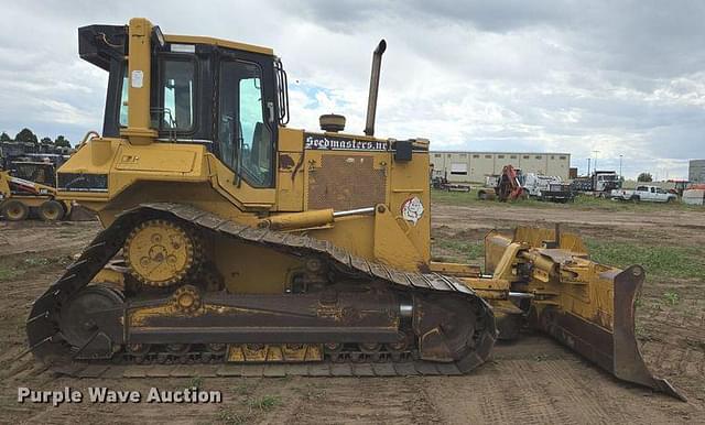 Image of Caterpillar D6M equipment image 3