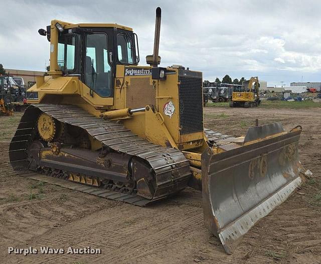 Image of Caterpillar D6M equipment image 2