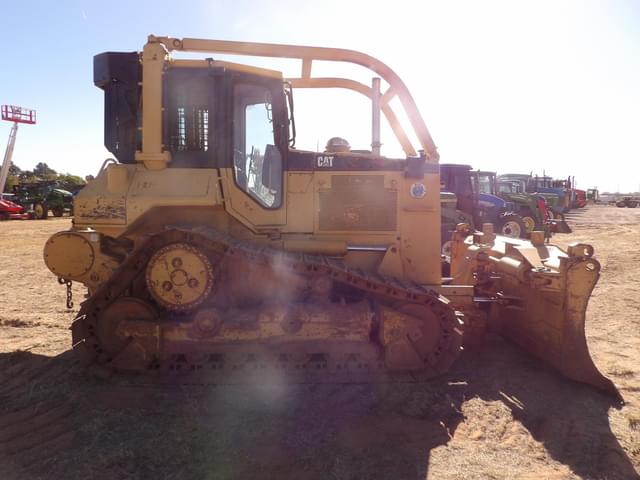 Image of Caterpillar D6M XL equipment image 4