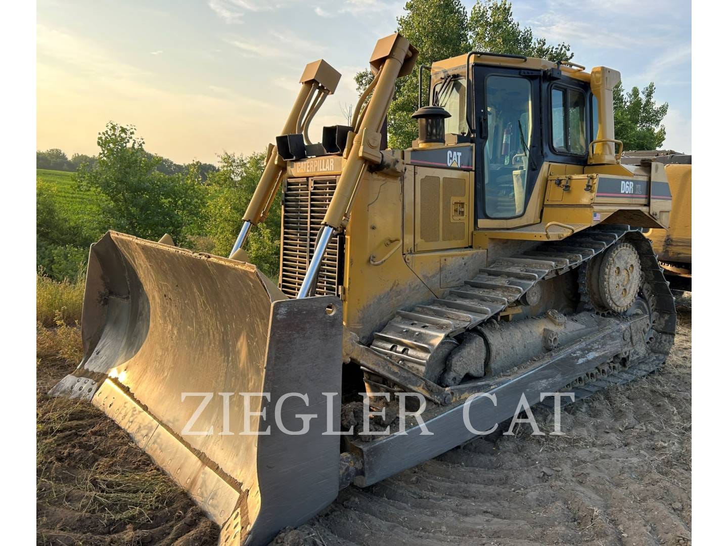 Main image Caterpillar D6R XL