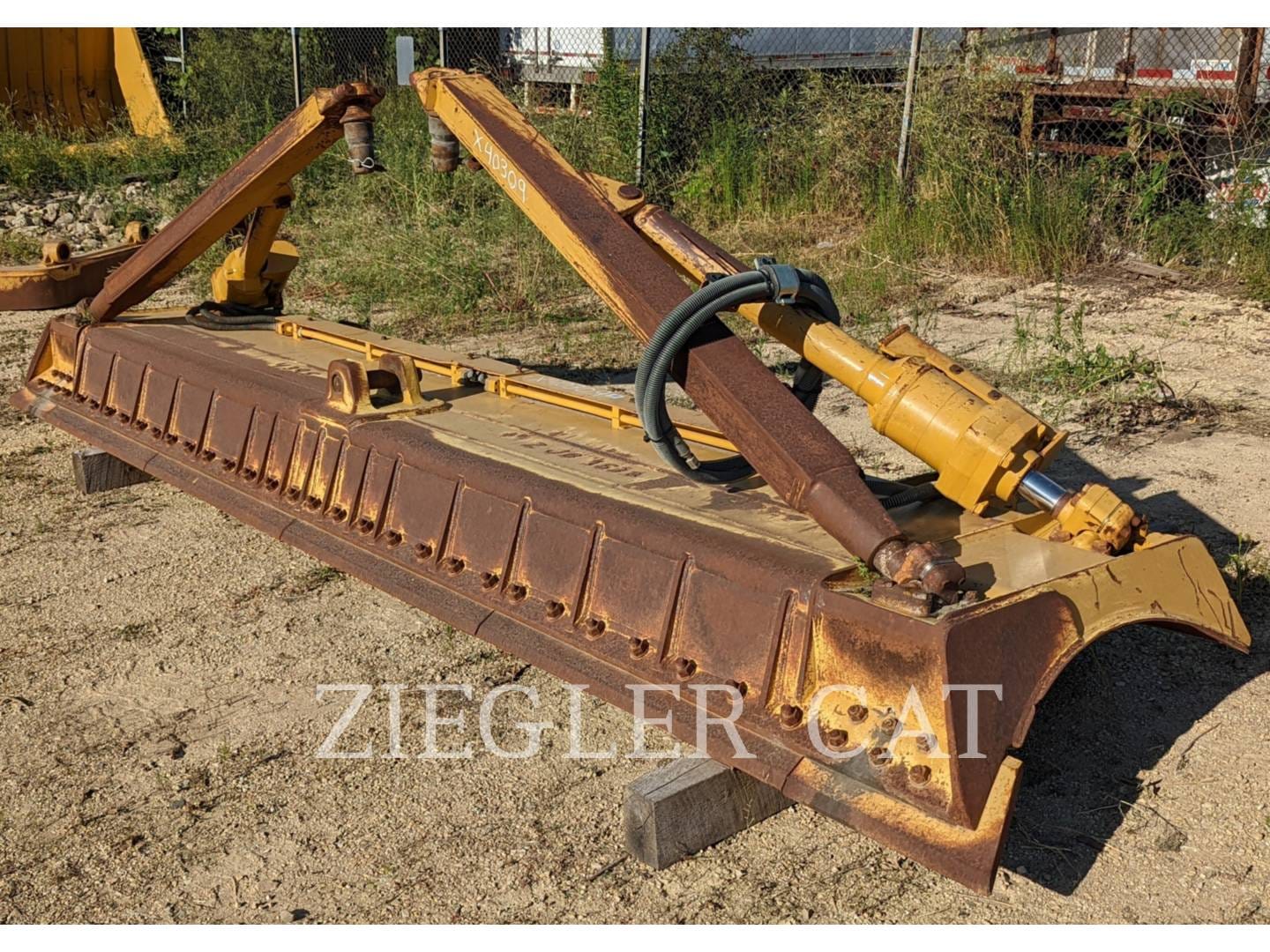 Main image Caterpillar Dozer Blade