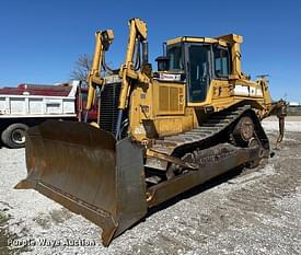 2000 Caterpillar D7R Equipment Image0