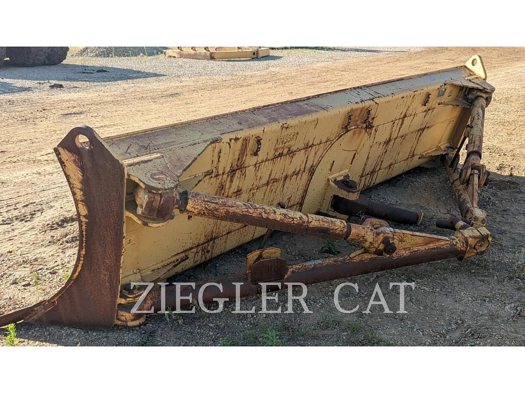 Image of Caterpillar Dozer Blade Image 0