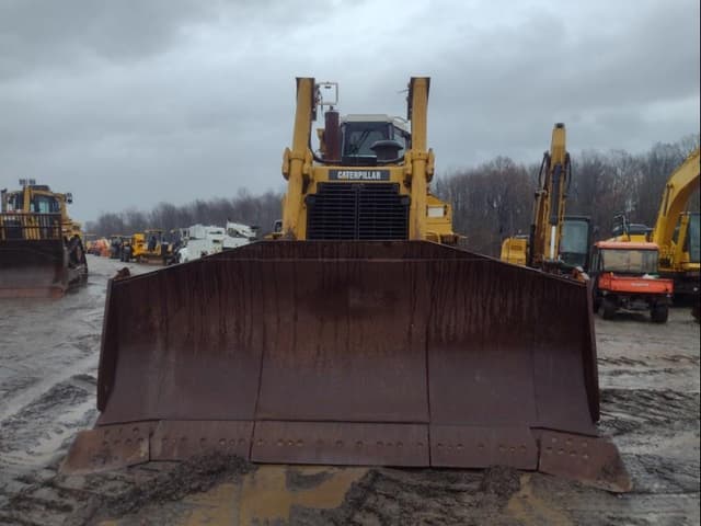 Image of Caterpillar D8R equipment image 1