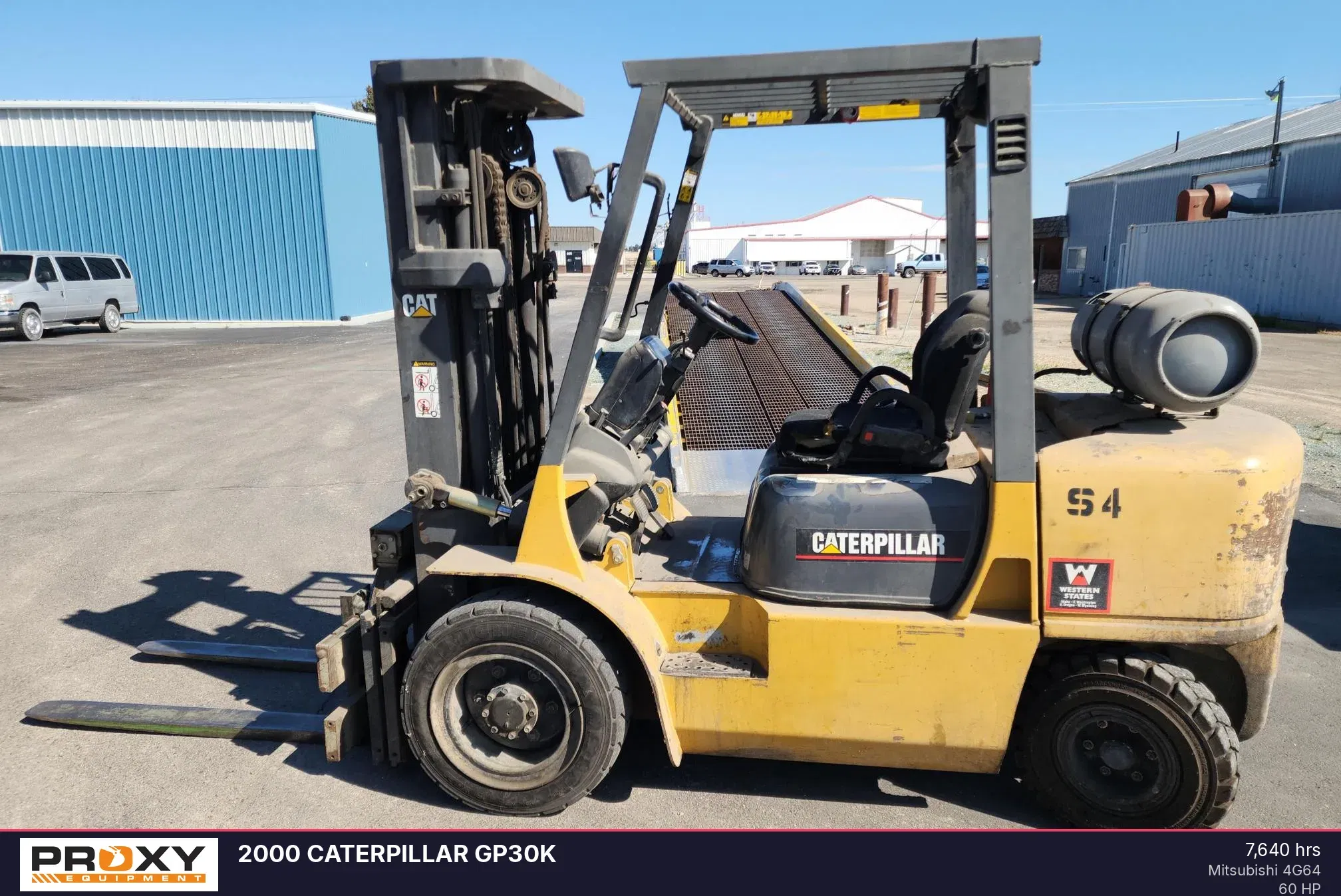 2000 Caterpillar GP30K Equipment Image0