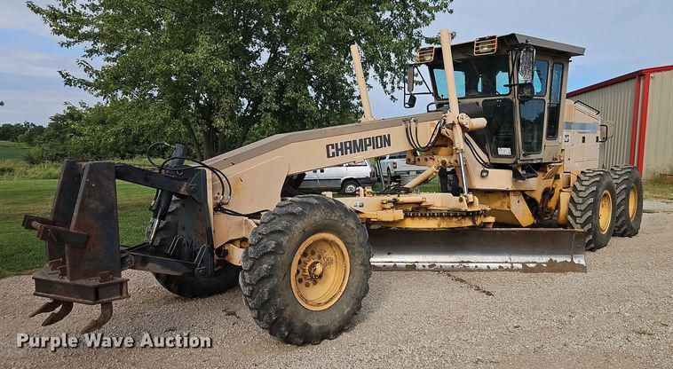 2000 Champion 720A-VHP Equipment Image0