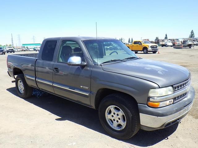 Image of Chevrolet 1500 equipment image 1