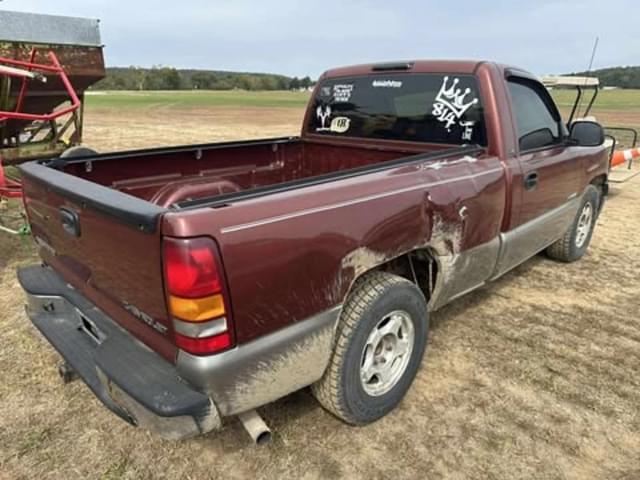 Image of Chevrolet 1500 equipment image 3