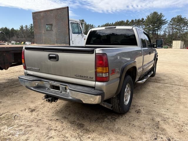 Image of Chevrolet 1500 equipment image 4