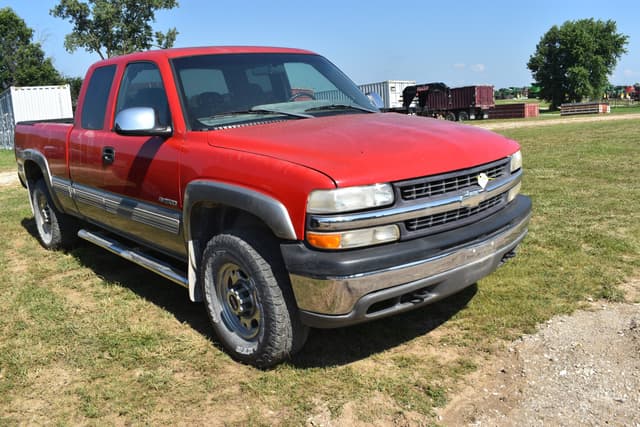 Image of Chevrolet 2500 equipment image 3