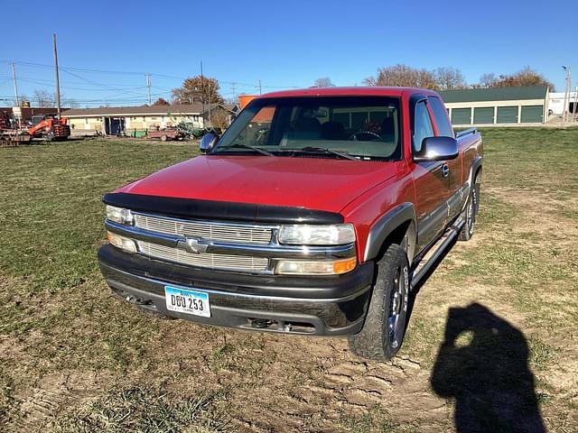 Image of Chevrolet 2500 equipment image 2