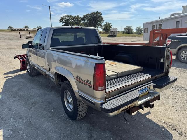 Image of Chevrolet 2500 equipment image 3