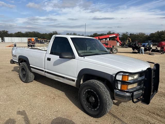 Image of Chevrolet 2500 equipment image 4