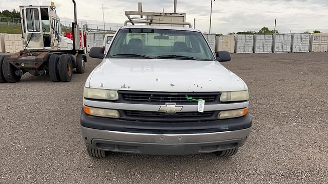 Image of Chevrolet 2500 equipment image 1