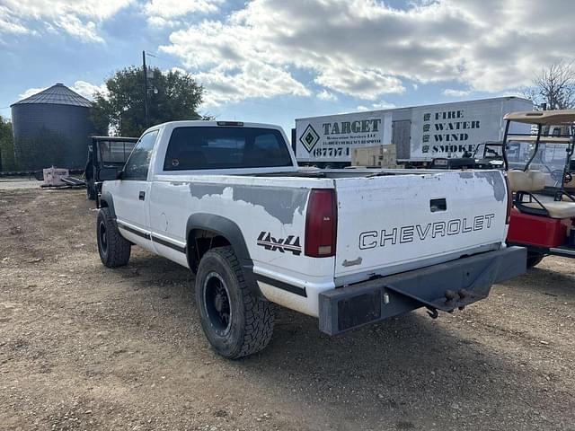 Image of Chevrolet 2500 equipment image 2