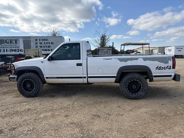 Image of Chevrolet 2500 equipment image 1