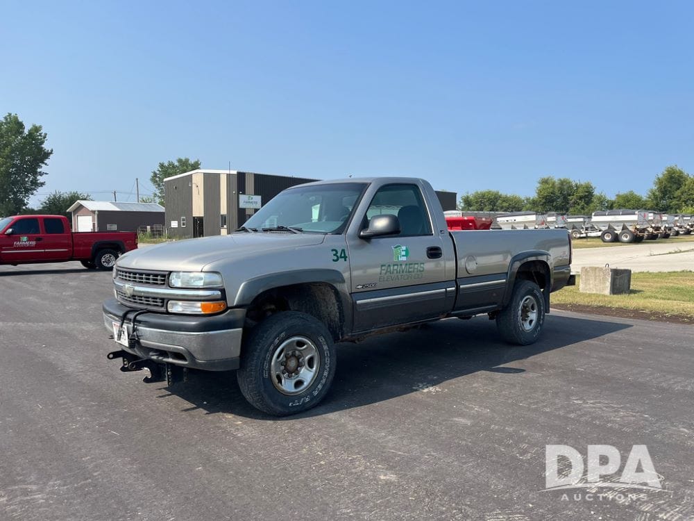 2000 Chevrolet 2500 Equipment Image0