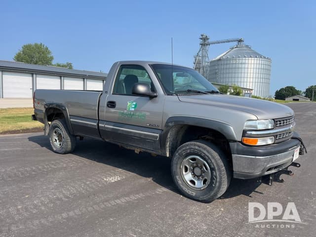 Image of Chevrolet 2500 equipment image 4