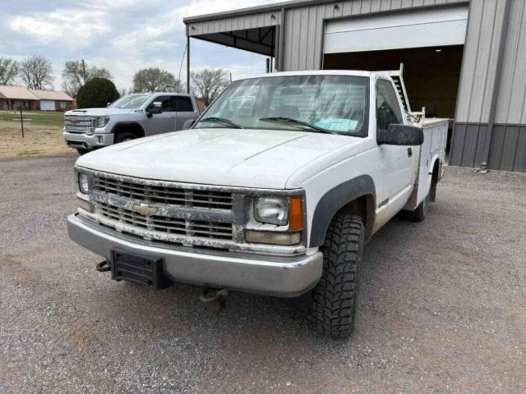 2000 Chevrolet 2500 Equipment Image0