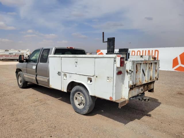 Image of Chevrolet 2500 equipment image 2