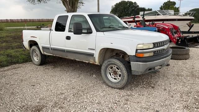 Image of Chevrolet 2500 equipment image 2