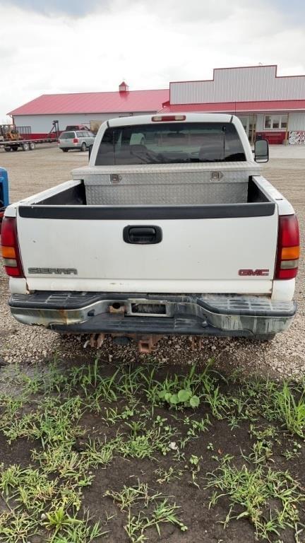 Image of Chevrolet 2500 equipment image 3