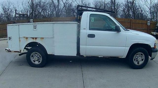 Image of Chevrolet 2500 equipment image 1