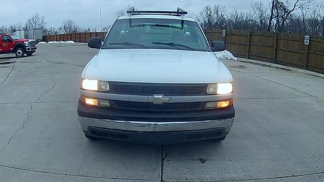 Image of Chevrolet 2500 equipment image 3