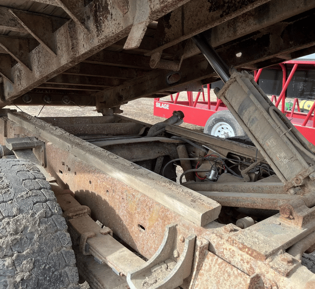 Image of Chevrolet 3500 equipment image 1