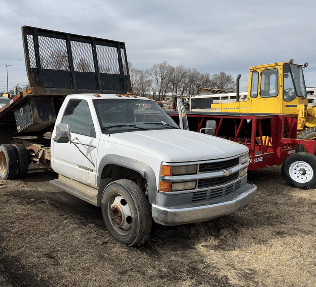 Image of Chevrolet 3500 equipment image 2