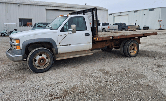 Image of Chevrolet 3500 equipment image 3