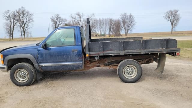 Image of Chevrolet 3500 equipment image 1