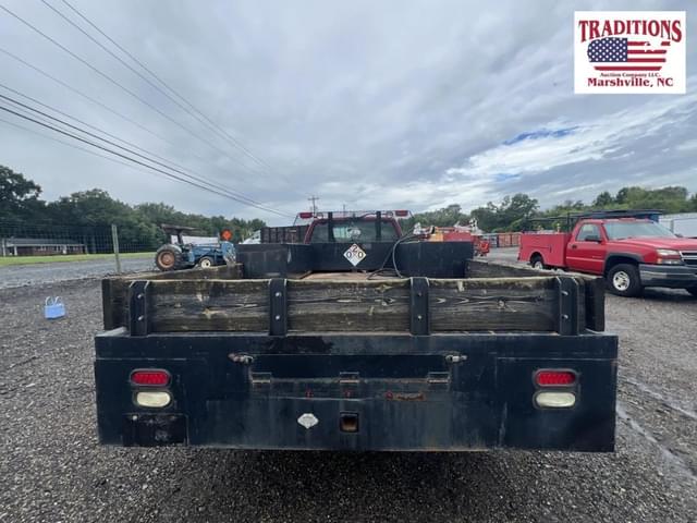 Image of Chevrolet 3500 equipment image 3
