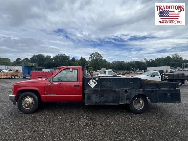 Image of Chevrolet 3500 equipment image 1