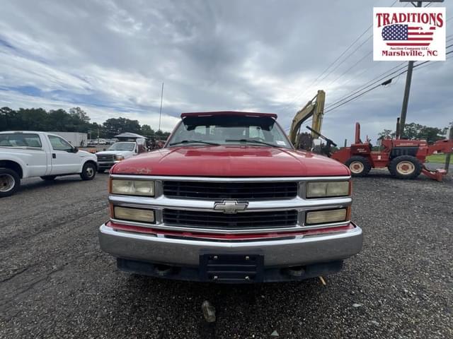 Image of Chevrolet 3500 equipment image 2