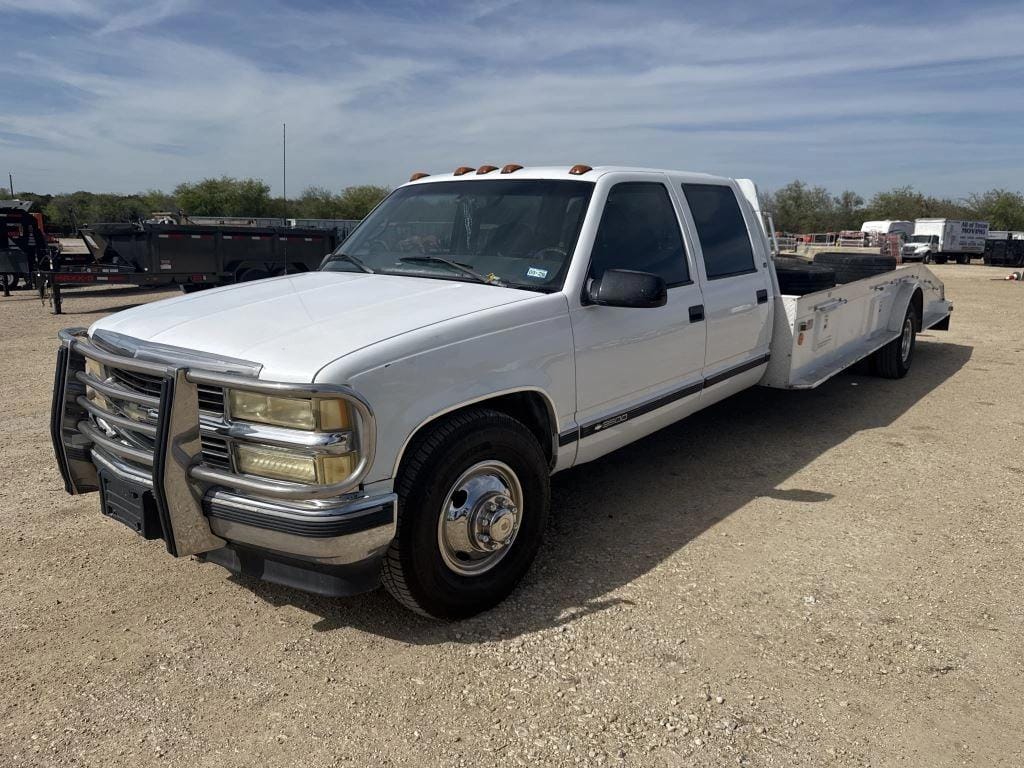 2000 Chevrolet 3500 Equipment Image0