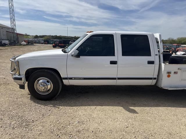 Image of Chevrolet 3500 equipment image 1