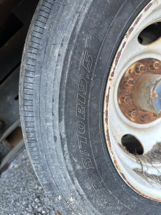 Image of Chevrolet 3500HD equipment image 4