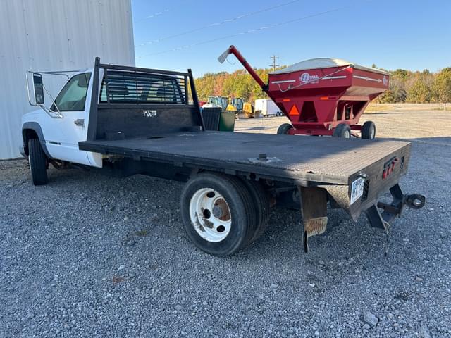 Image of Chevrolet 3500HD equipment image 3