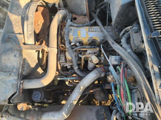 Image of Chevrolet 7500 equipment image 3